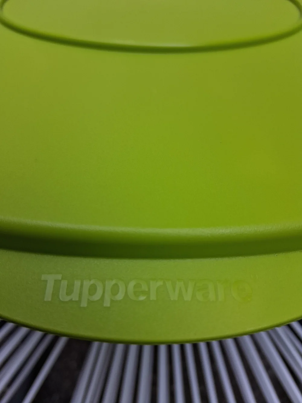Tupperware Impressions Bowl  7.5L / 32 cup Margarita Green Lime Never Used
